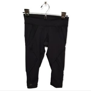 LULULEMON (Size 4) Womens Cropped Black Leggings